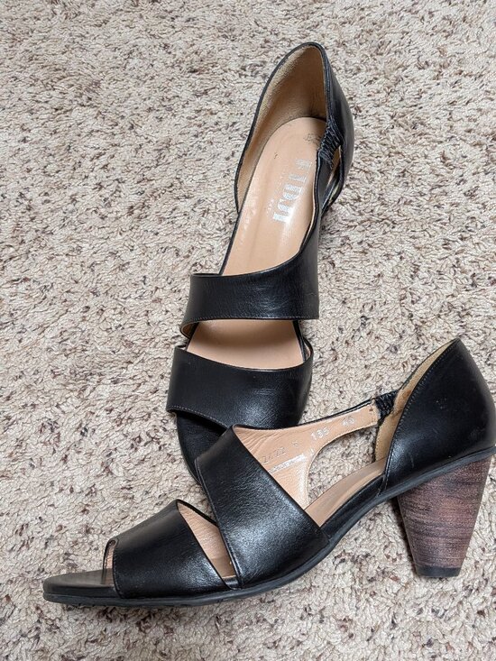 Fidji Shoes - Fidji Black leather heels
